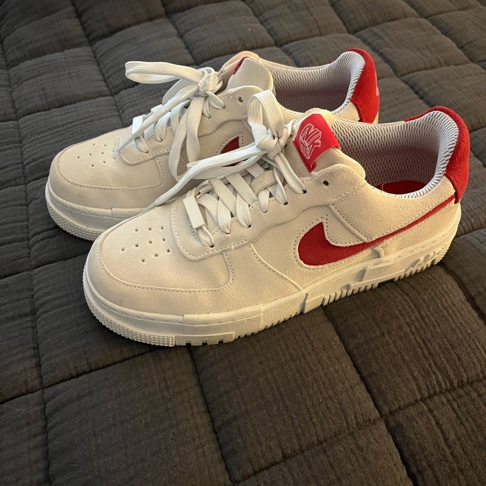 Nike Airforce 1 Pixel